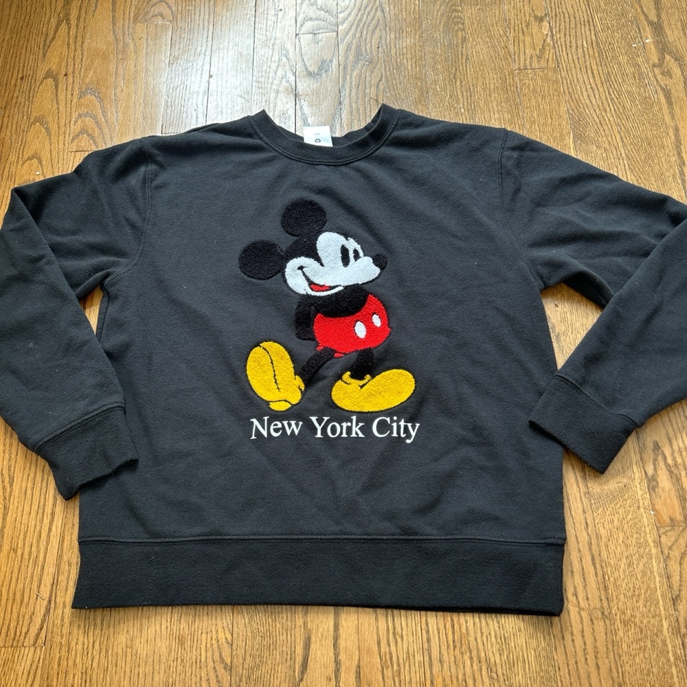 Disney Japan Mickey Mouse New York City  black sweatshirt #disney #mickeymouse